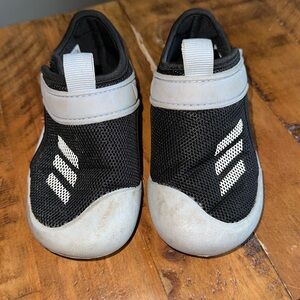 Adidas Brand Black & Gray Slip On Velcro Shoes Toddler Size 8K Good Condition